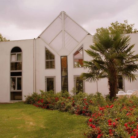 Agape Hotel Bessines Экстерьер фото