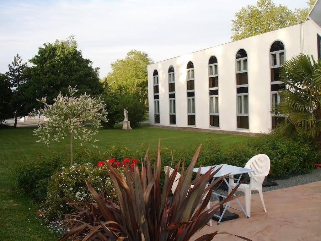 Agape Hotel Bessines Экстерьер фото