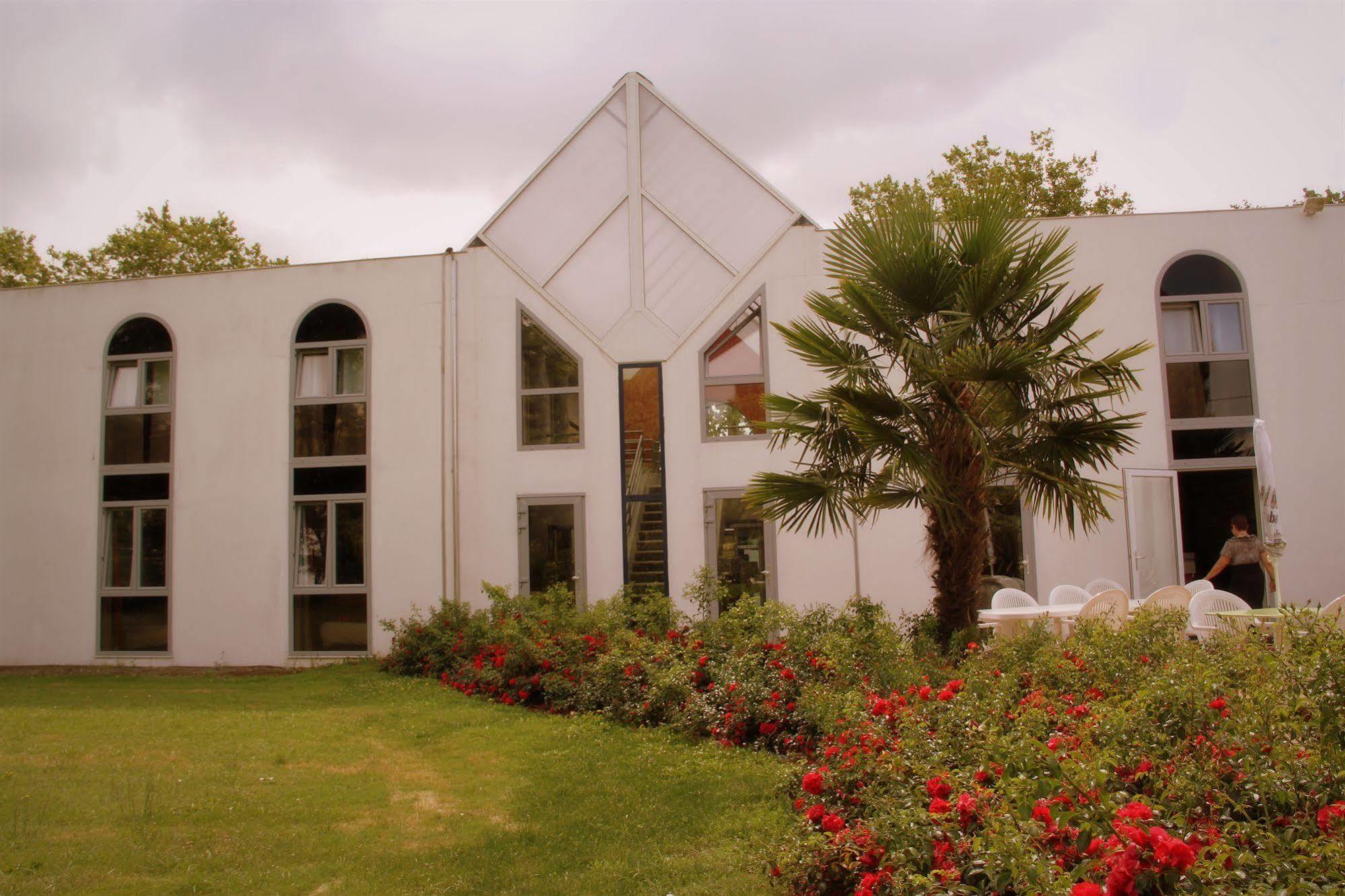 Agape Hotel Bessines Экстерьер фото