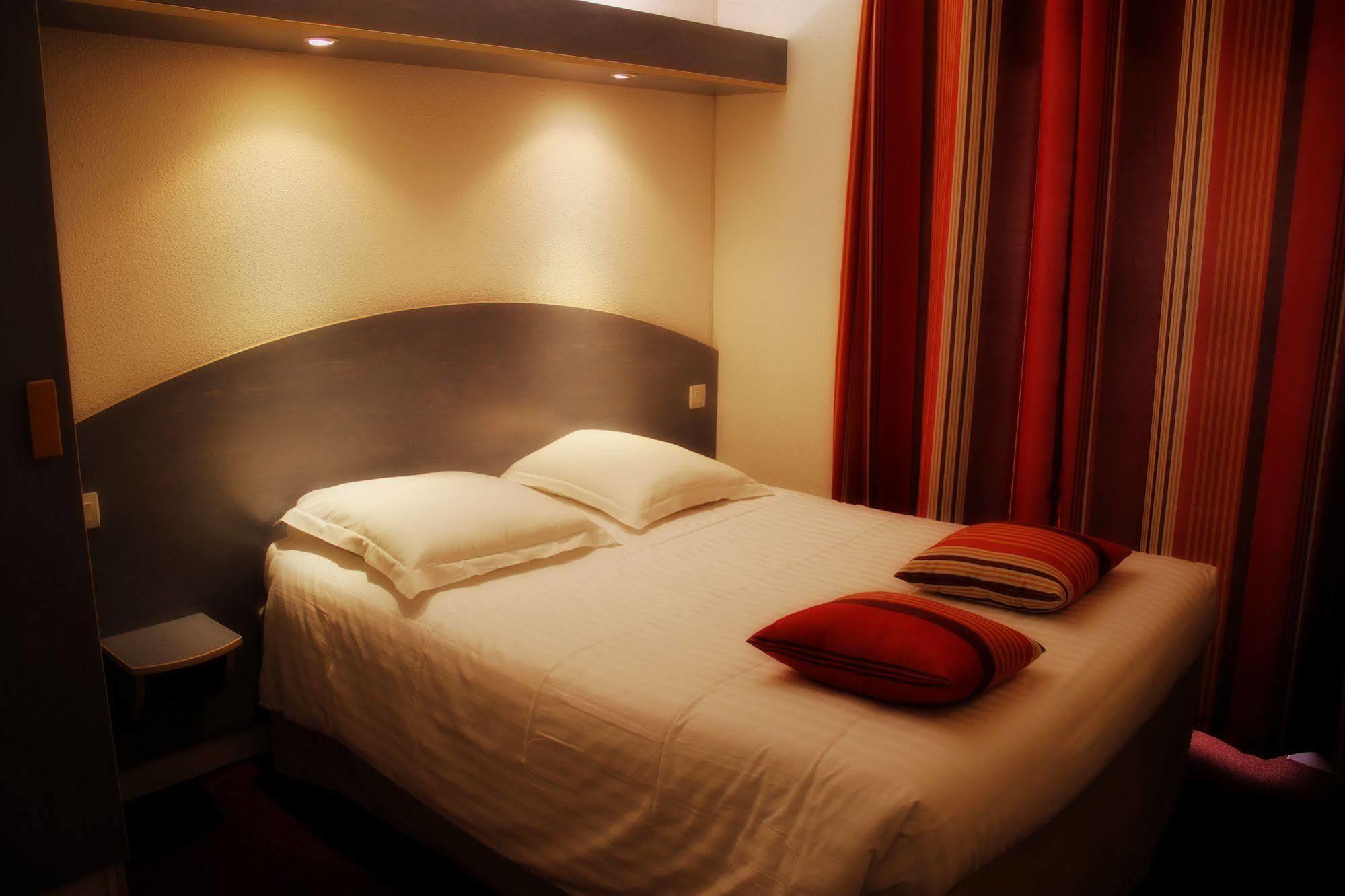 Agape Hotel Bessines Экстерьер фото