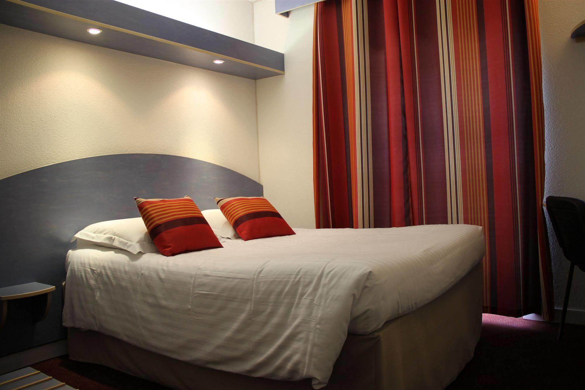 Agape Hotel Bessines Экстерьер фото