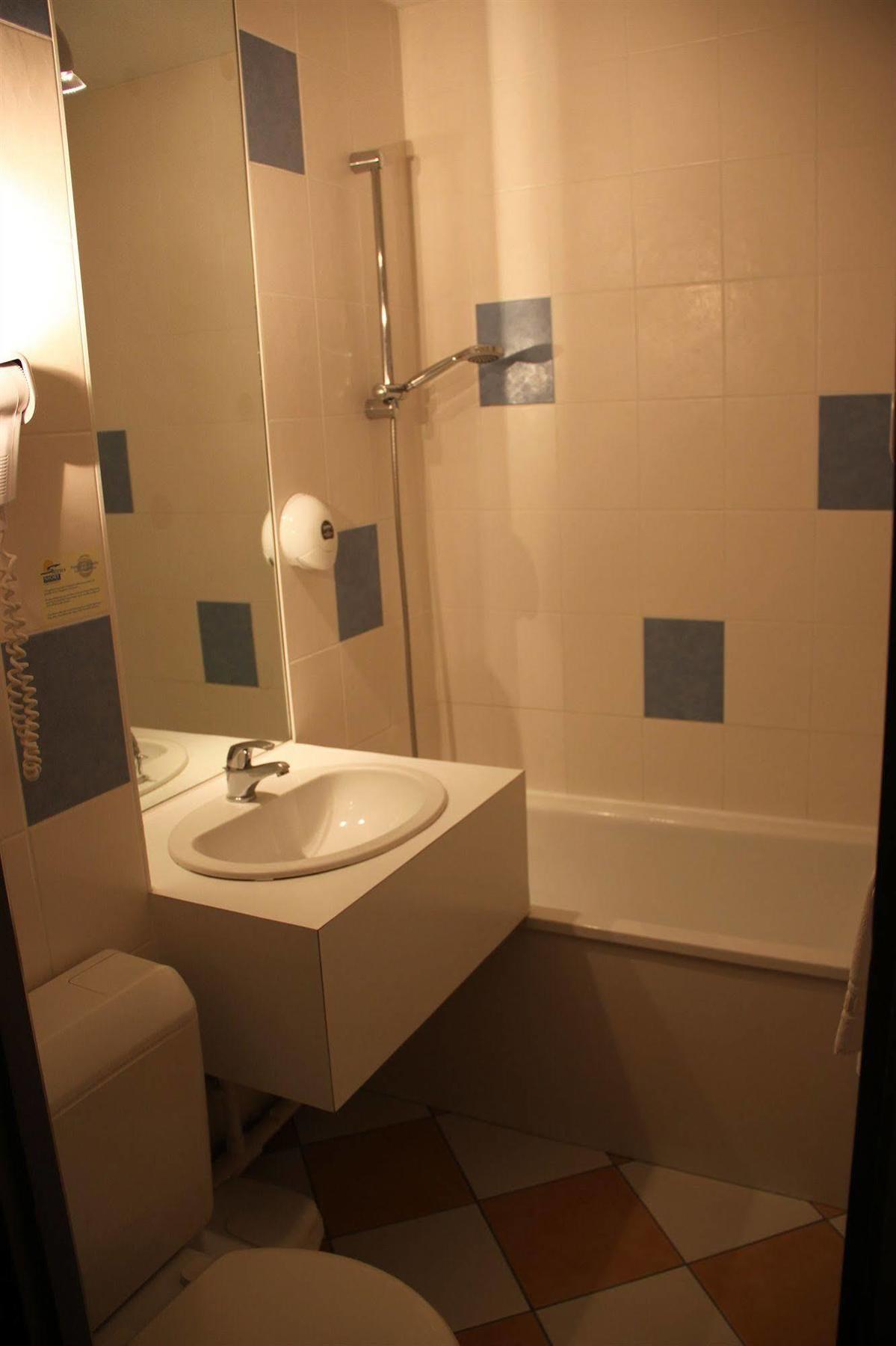 Agape Hotel Bessines Экстерьер фото
