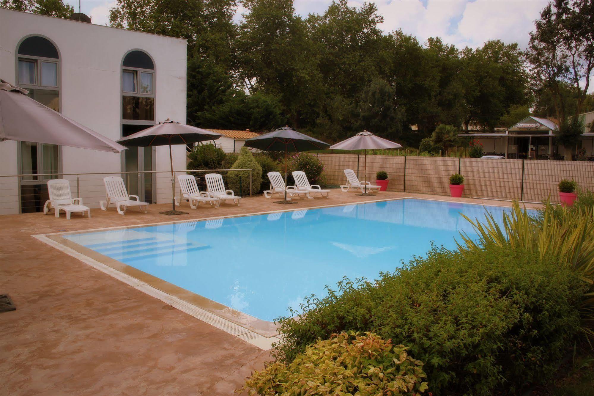 Agape Hotel Bessines Экстерьер фото